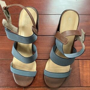 Market and spruce Brown Footbed Sandals with Navy Striped Elastic Straps